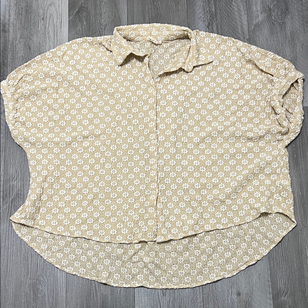 BiBi woman’s collared blouse / light yellow/size XL